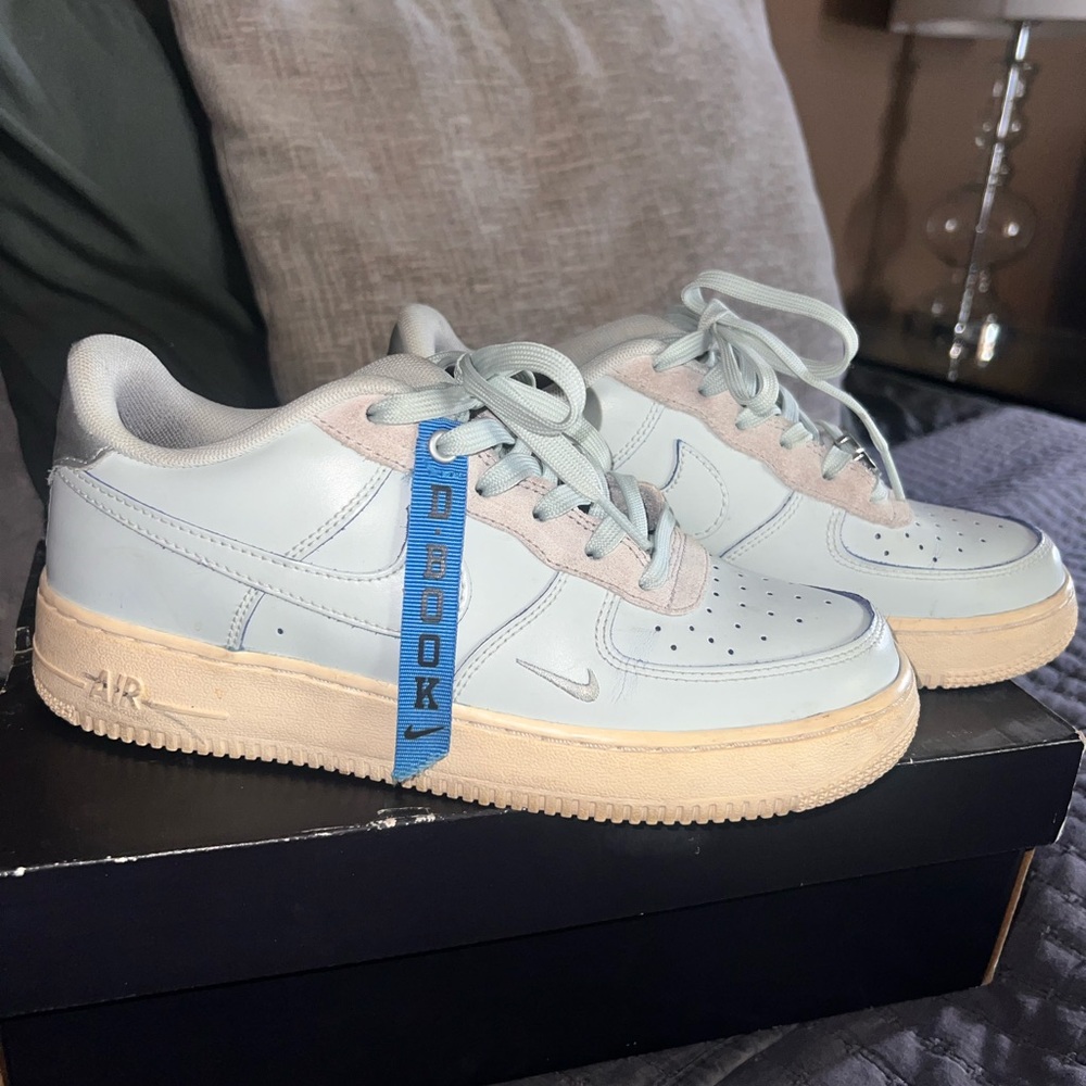 Nike Air Force 1s, DEVIN BOOKER edition